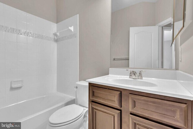 Building Photo - 617 S Cherry Grove Ave