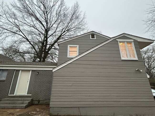 Building Photo - 1055 Browner St