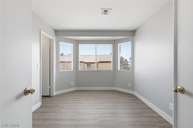 Building Photo - 808 Majestic Rock Cir