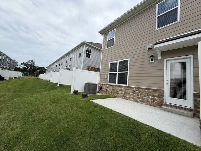 Building Photo - 4913 Mowbray Wy