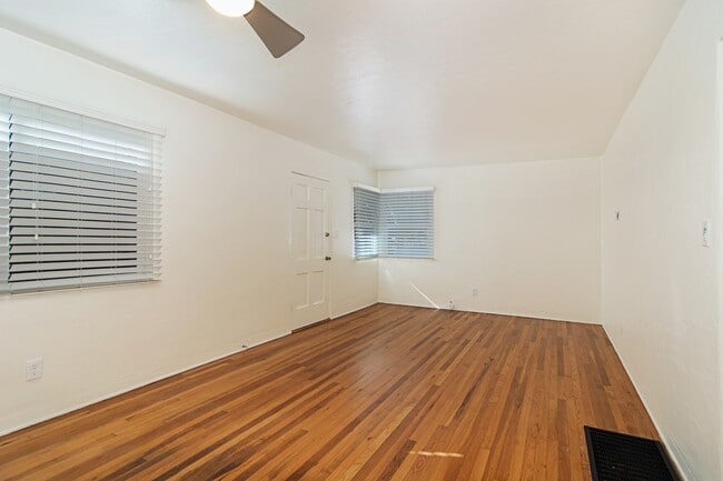 Building Photo - 126 J Ave