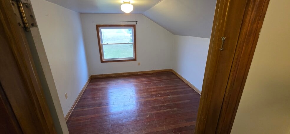 Upstairs Bedroom 3 - 8295 Limeridge Rd