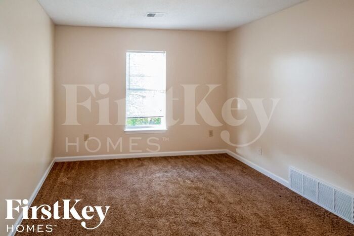 Building Photo - 7435 Bridle Cove