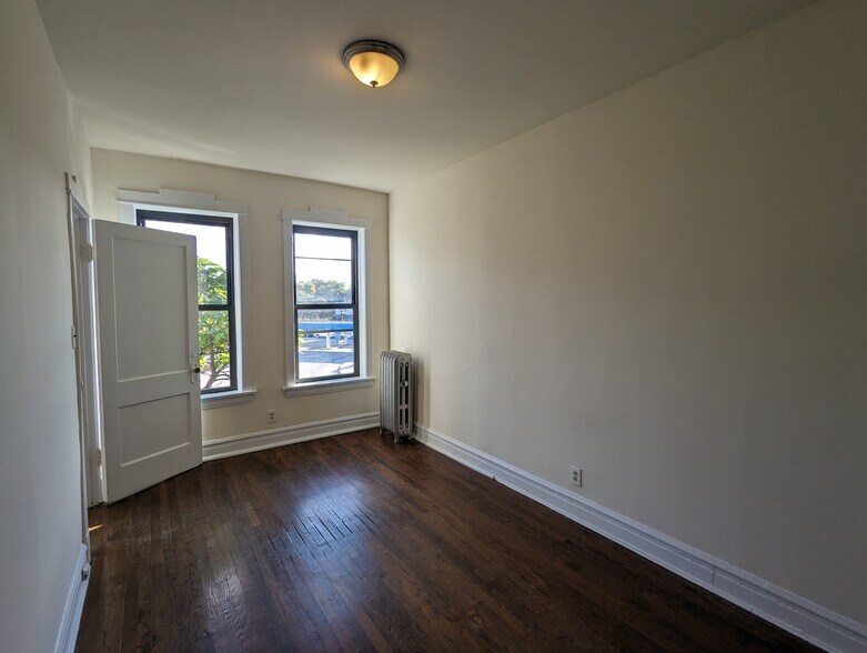 Building Photo - 2638 N Milwaukee Ave