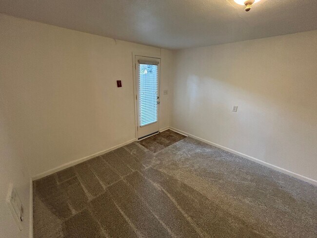 Interior Photo - 927 South Adams Apartments