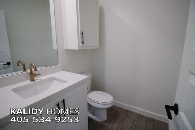 Building Photo - 2141 Kalidy Dr
