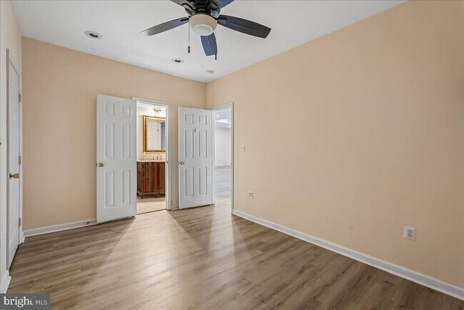 Building Photo - 905 Royal Elm Ct