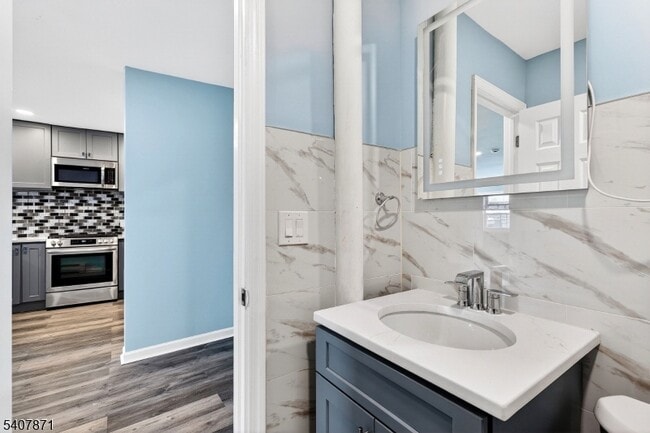 Building Photo - 1582 Irving St