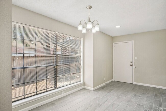 Building Photo - 10609 Starcrest Dr