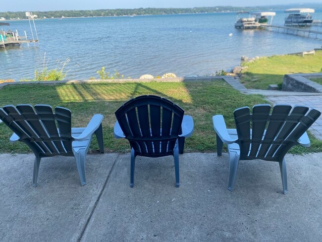 Building Photo - 2972 Holland Dr