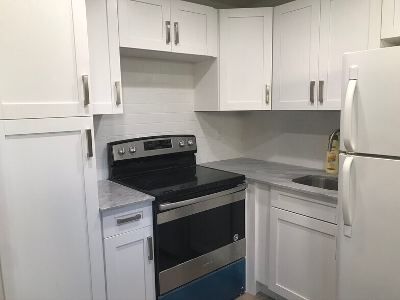 Building Photo - 536 14th St