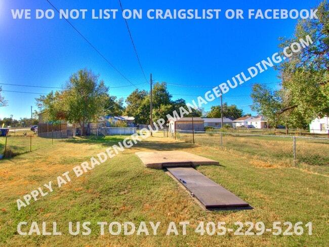 Building Photo - 4003 N Rockwell Ave