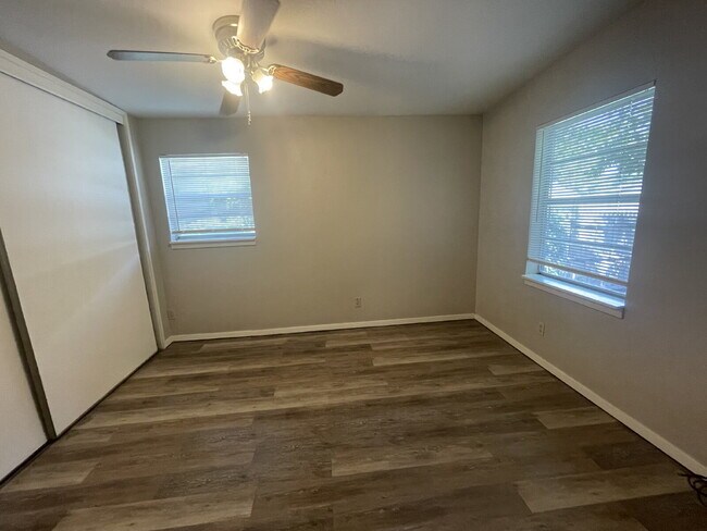 Building Photo - Pre-Leasing for Summer/Fall 2026 - Spacious Home Close to TTU!