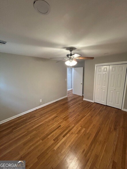 Building Photo - 261 Palms Ln SW