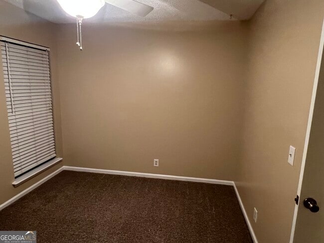 Building Photo - 152 Woodvalley Ct