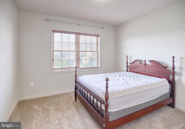 Building Photo - 13336 Redspire Dr