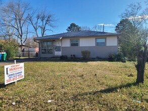 Building Photo - QUESTIONS PLEASE CONTACT LANCE GARNER 501-912-6020