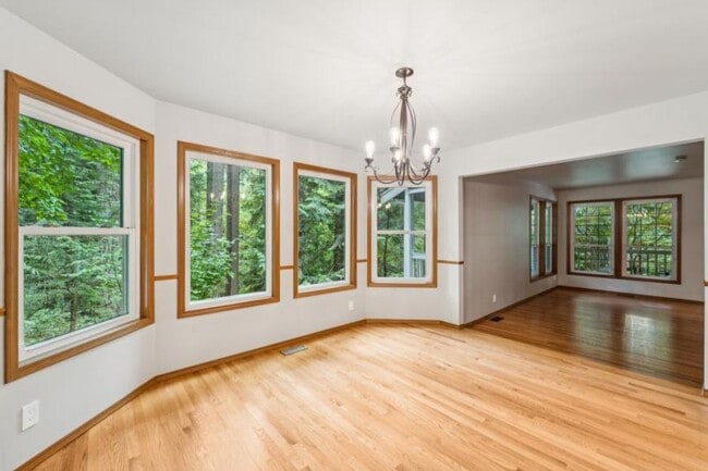 Building Photo - 4 bedroom in Woodinville WA 98077