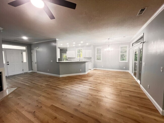 Building Photo - 1237 Clipper Rd