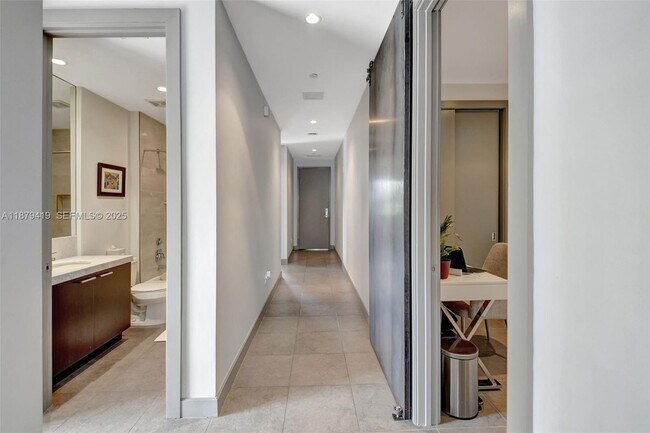 Building Photo - 110 SE 2nd St