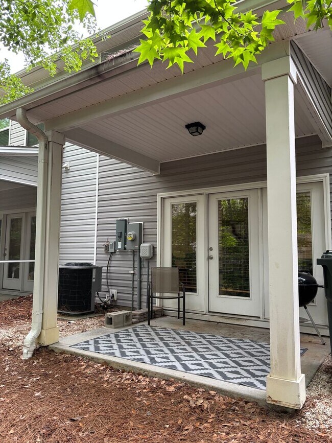 Building Photo - 140 Buchanan Cir