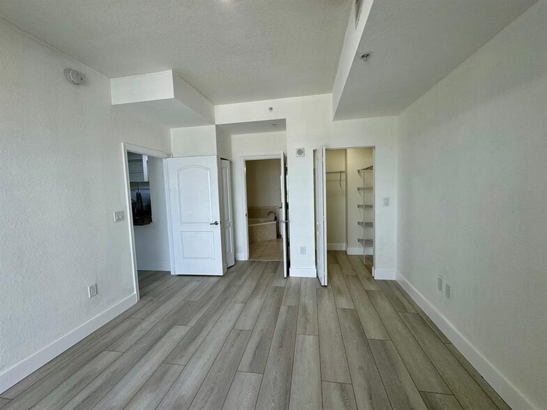 Building Photo - 1830 Radius Dr