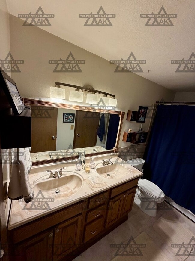 Building Photo - Spacious North Pole Home | 3 Bed, 2 Bath | Fenced Yard + Pet Friendly