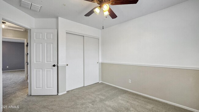 Building Photo - 12414 W Cameron Dr