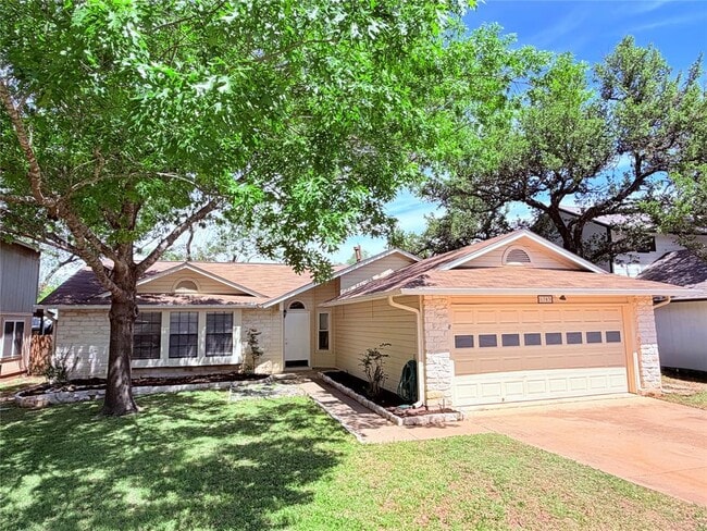 Building Photo - 1703 Hatch Rd