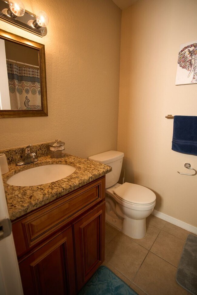 Building Photo - Turnkey Furnished Townhome