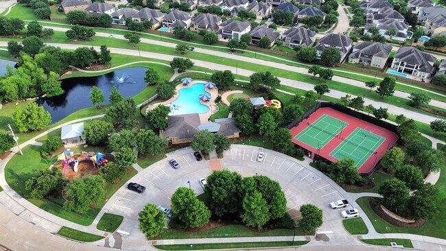 Building Photo - 28511 Pleasant Forest Dr