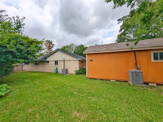 Building Photo - 4919 Connorvale Rd