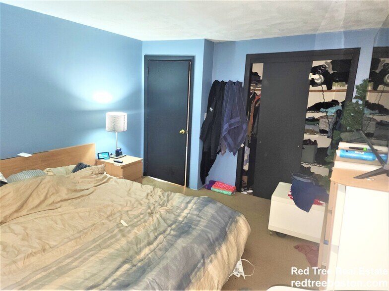 Building Photo - 14 Bryon Rd