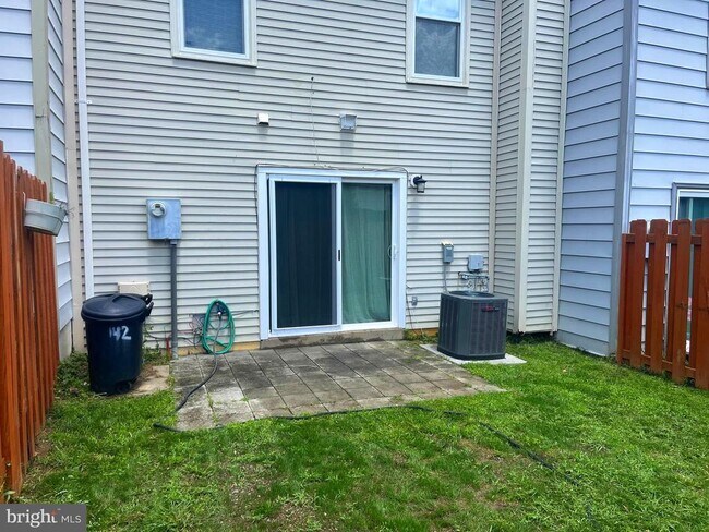 Building Photo - 10606 Greta Lynn Ct