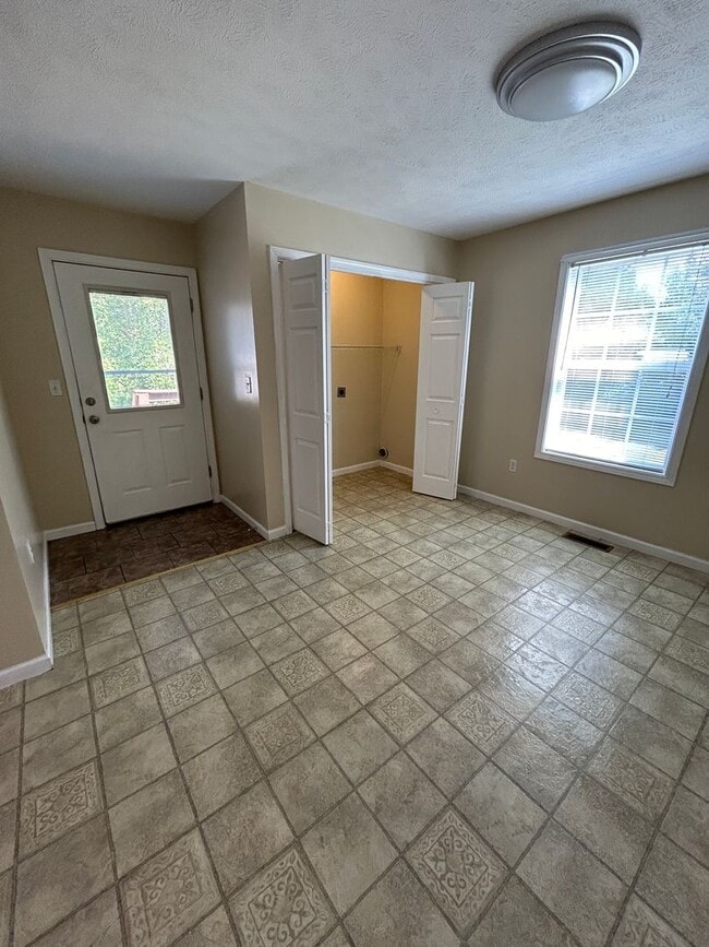 Building Photo - 940 Water St