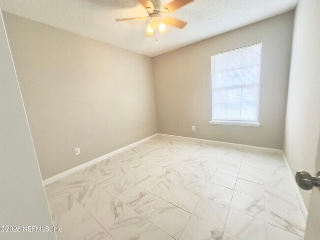 Building Photo - 8475 Seton Ct