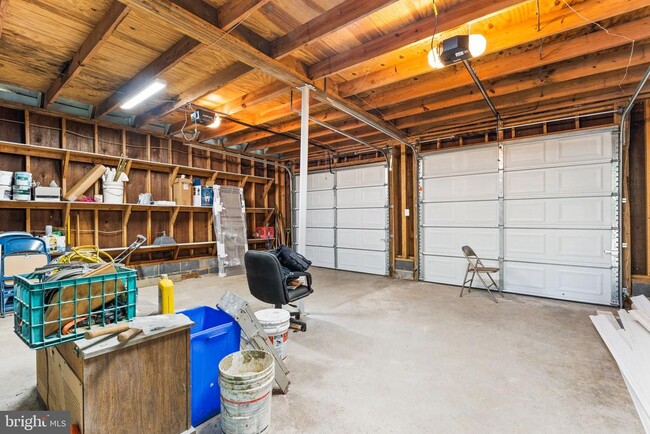 Building Photo - 1850 Ridge Rd