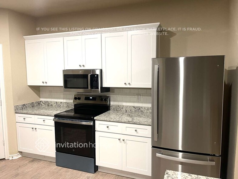 Building Photo - 5549 Thunder Bay Dr