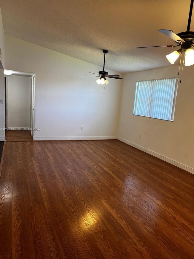 Building Photo - 9794 Nob Hill Ct