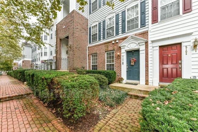 Building Photo - 5102 Donovan Dr