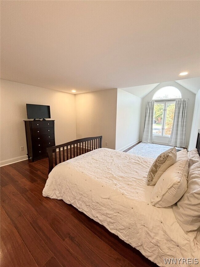 Building Photo - 6035 Whitegate Crossing