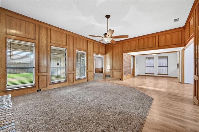 Building Photo - 918 Green Brook Dr
