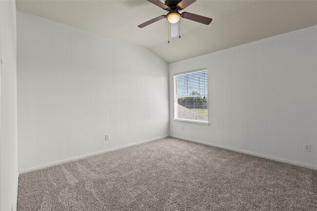 Building Photo - 518 Saffron Ct