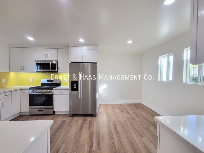 Building Photo - Beautifully Remodeled 2 Bedroom Home with ...