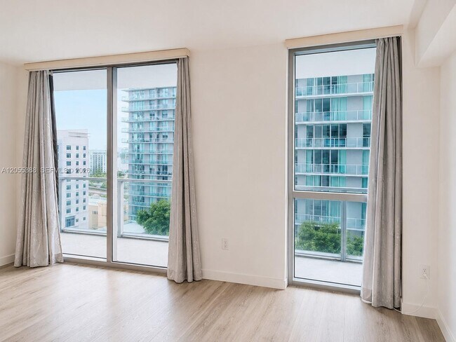 Building Photo - 1100 S Miami Ave