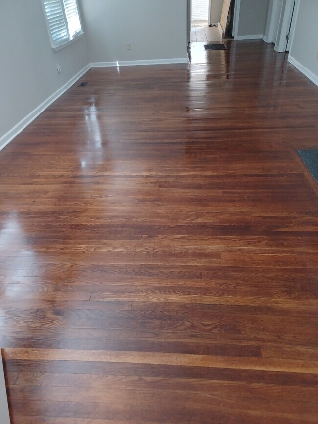 Hardwood Floors - 1111 Mathews St SW