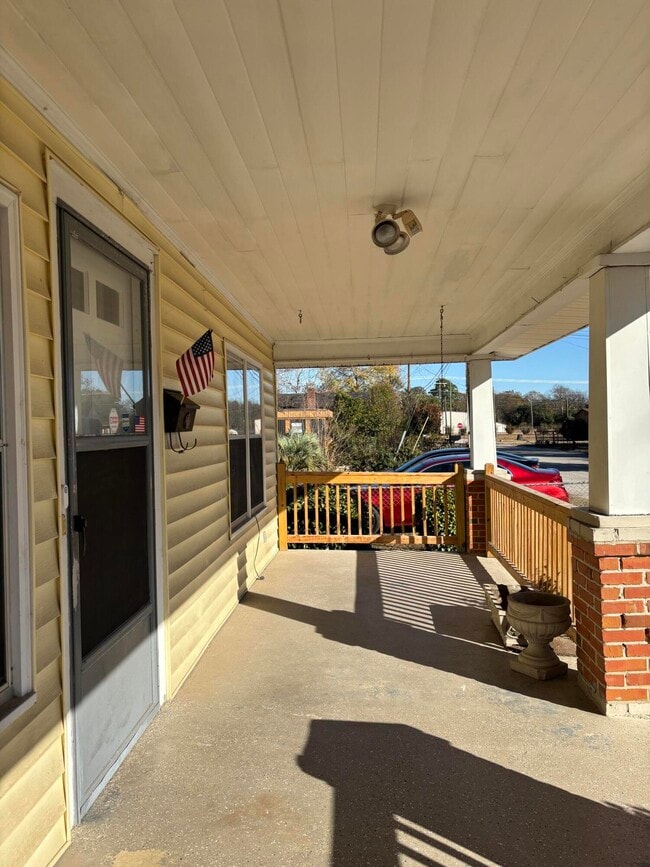 Building Photo - 107 Orange St