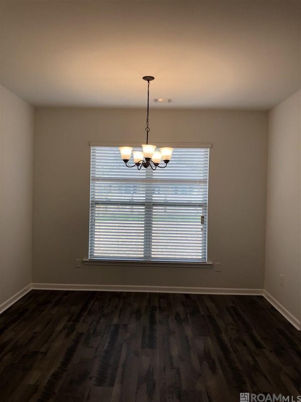 Building Photo - 26612 Parkwood Dr