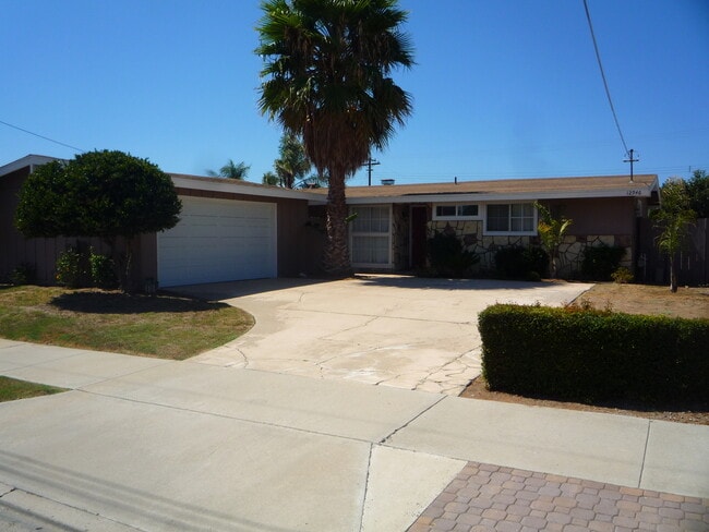 Building Photo - Upgraded Single-Story Home with Private In...