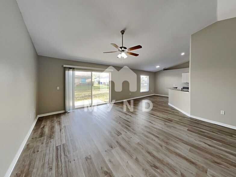 Building Photo - 3189 Thoroughbred Loop N